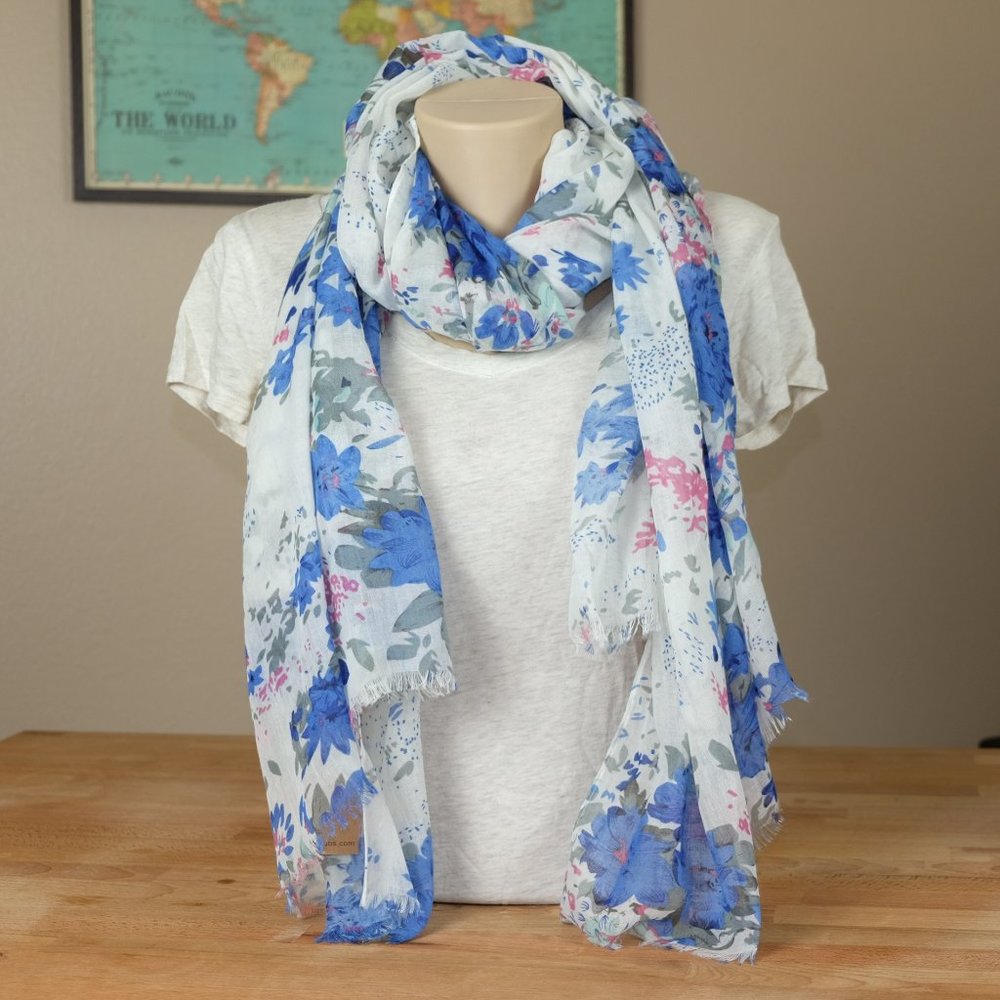 Women SCARF SAMPLE SALE 🧣🧣5/$20🧣🧣Or  $5 Each